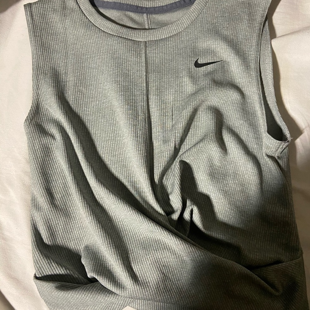 Nike Tops all in a size small bundle deal